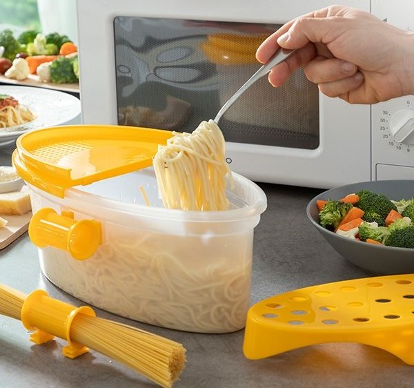 kuhalnik-za-testenine-4-v-1-za-uporabo-v-mikrovalovni-pecici-z-dodatki-in-recepti-pastrainest-innovagoods_217825.jpg